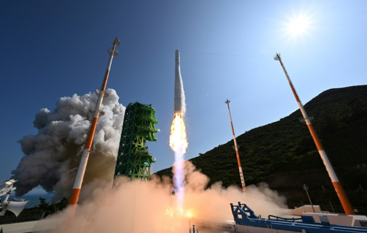 The successful rocket test looks set to bring South Korea closer to achieving its space ambitions, including a plan to land a probe on the Moon by 2030