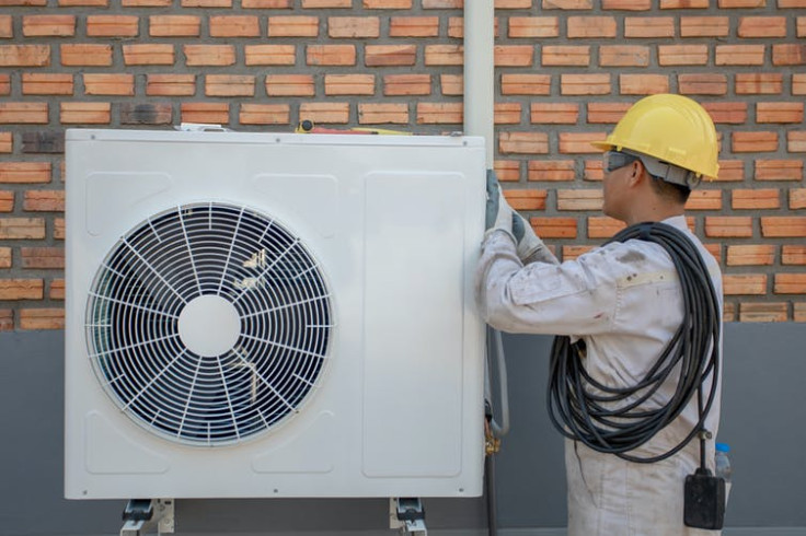  Heat pumps, if powered by renewable electricity, can decarbonise heating.