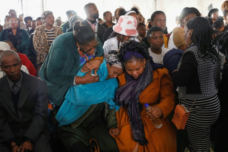 Chagrin: la tragédie a laissé les familles engourdies et exigeantes des réponses