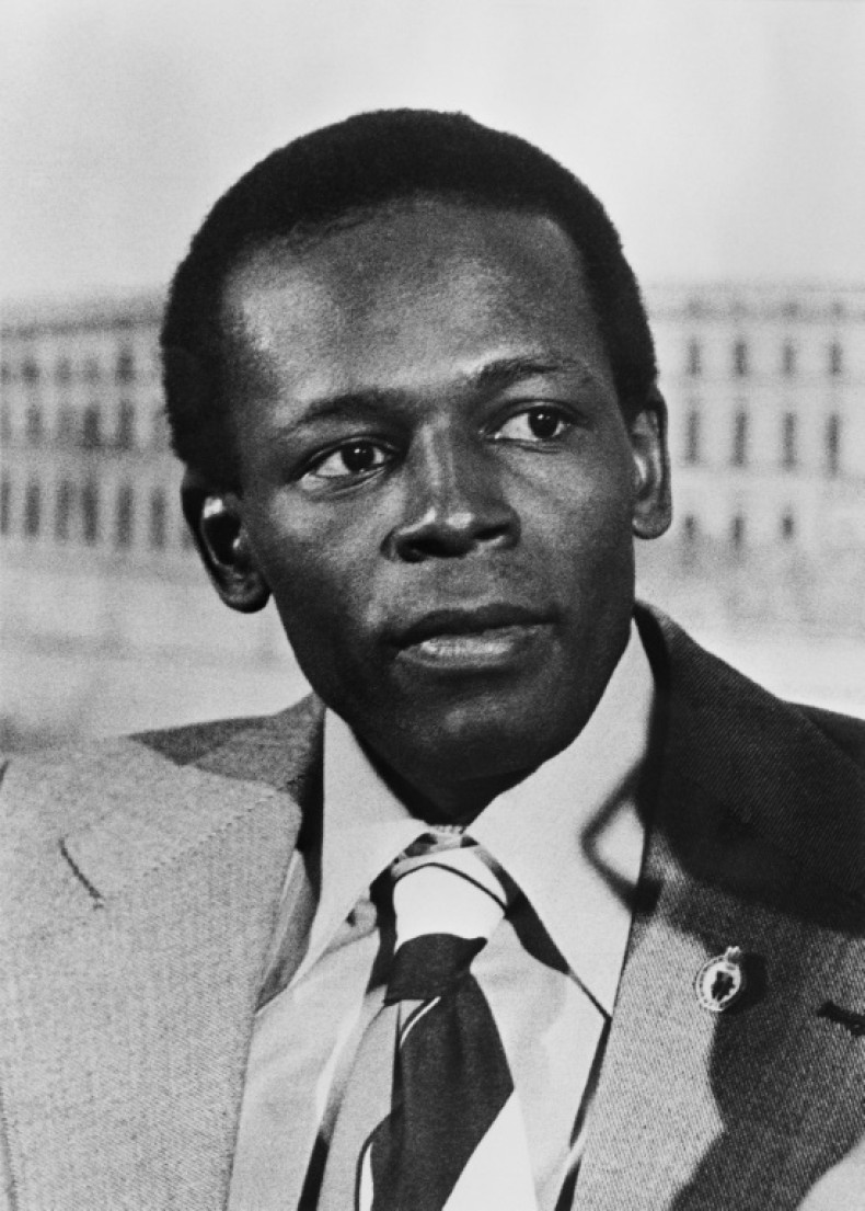 Jose Eduardo dos Santos était ministre des affaires étrangères de l'Angola en 1976