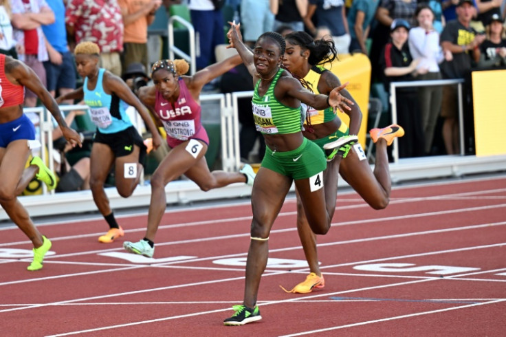 Nigeria's Tobi Amusan (R)