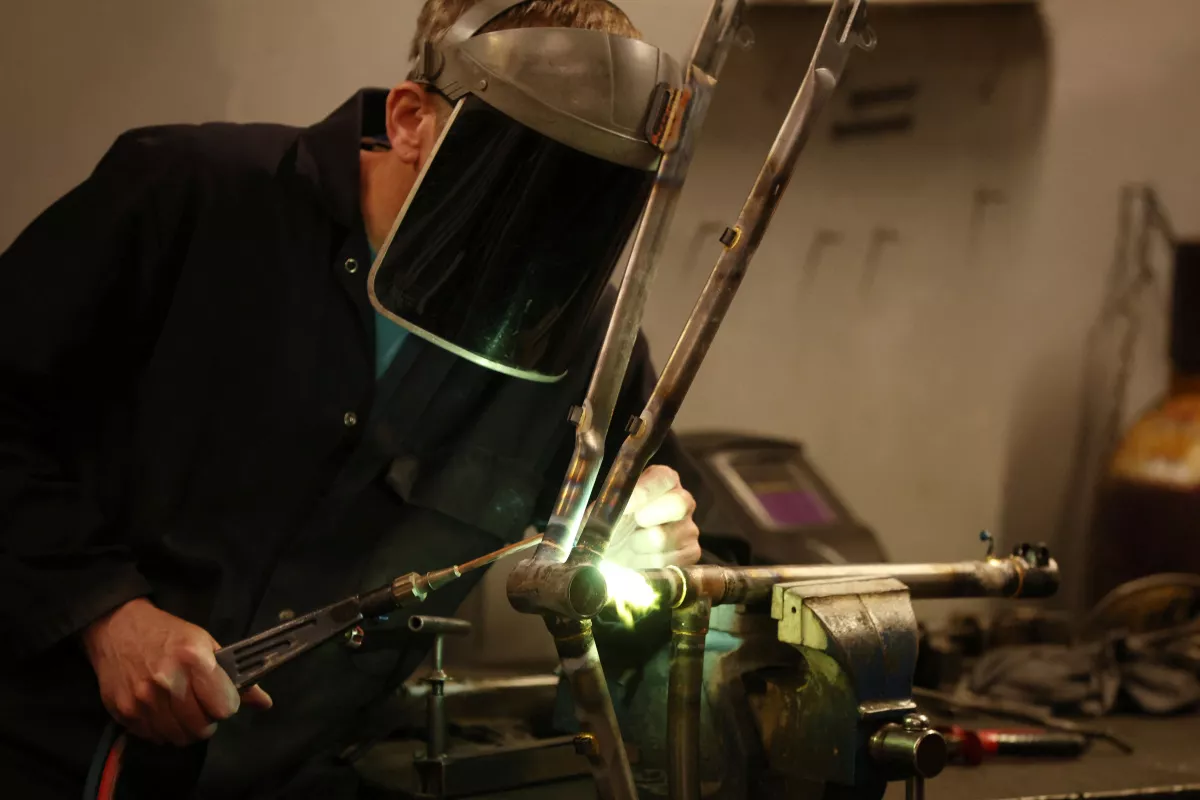 Made in Britain: Broken supply lines drive manufacturing back home - Vimarsana News