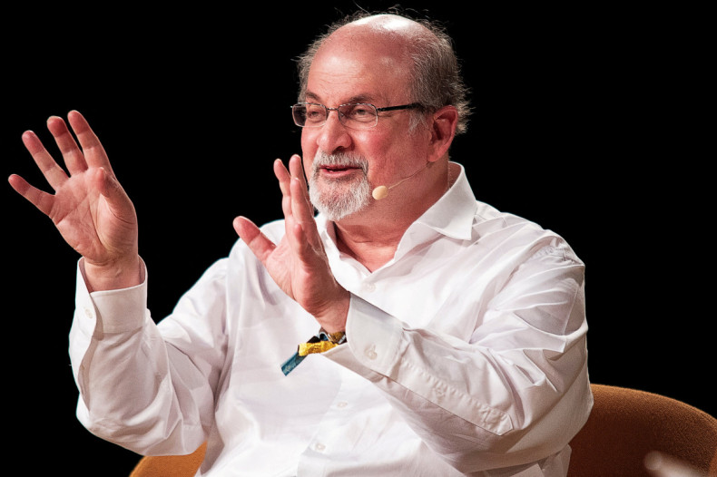 L'écrivain Salman Rushdie interviewé lors du Heartland Festival à Kvaerndrup