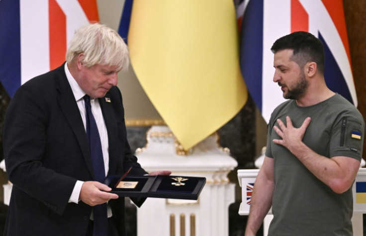 British Prime Minister Boris Johnson (L) met with Ukrainian President Volodymyr Zelensky on Wednesday