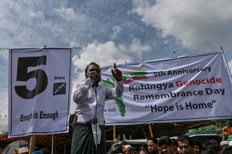 Les Réfugiés Rohingyas Célèbrent Le "Jour Du Souvenir Du Génocide ...