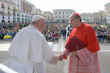 Pope Francis visits L'Aquila
