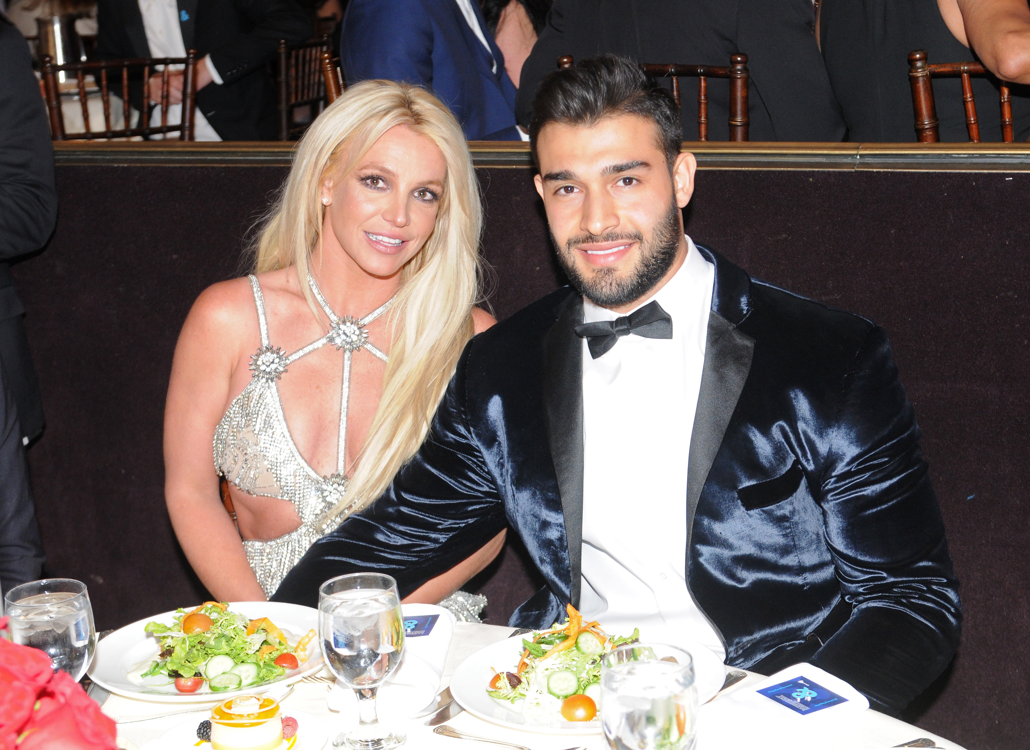 Britney Spears Gets Cozy With Manager As She Talks About Difficult Divorce  | IBTimes UK