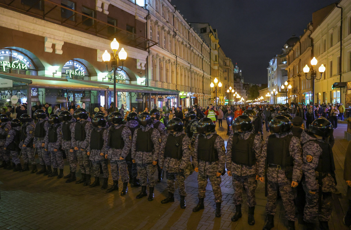 Plus de 1 300 manifestants anti-guerre arrêtés par la police en Russie