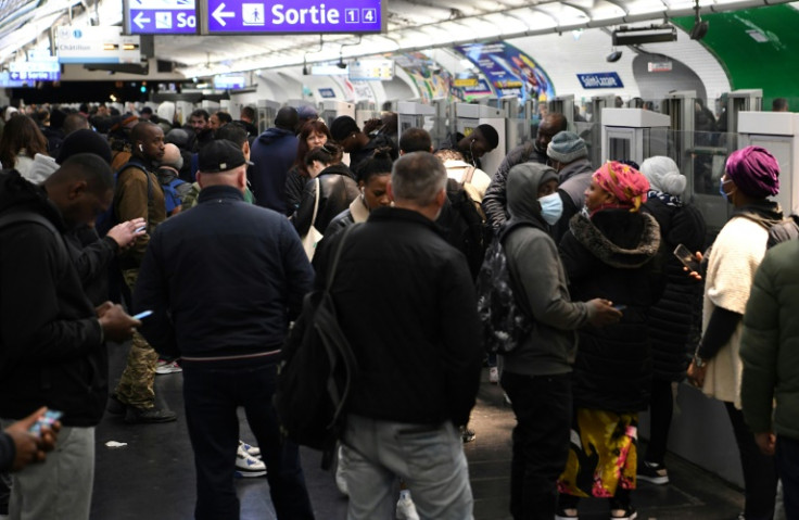Crowds waiting for a Metro at the Saint-Lazare station, a major Paris transport hub, on Thursday