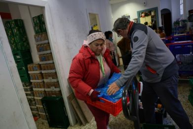 Driven by the war in Ukraine, Spanish food prices jumped 15.4 percent in October from a year earlier