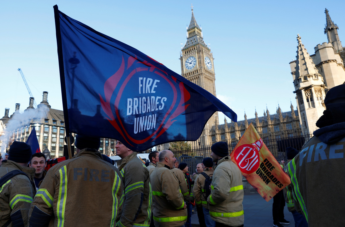 As Workers Strike, UK Public Sector Pay Hits 19-year Low In Real Terms ...