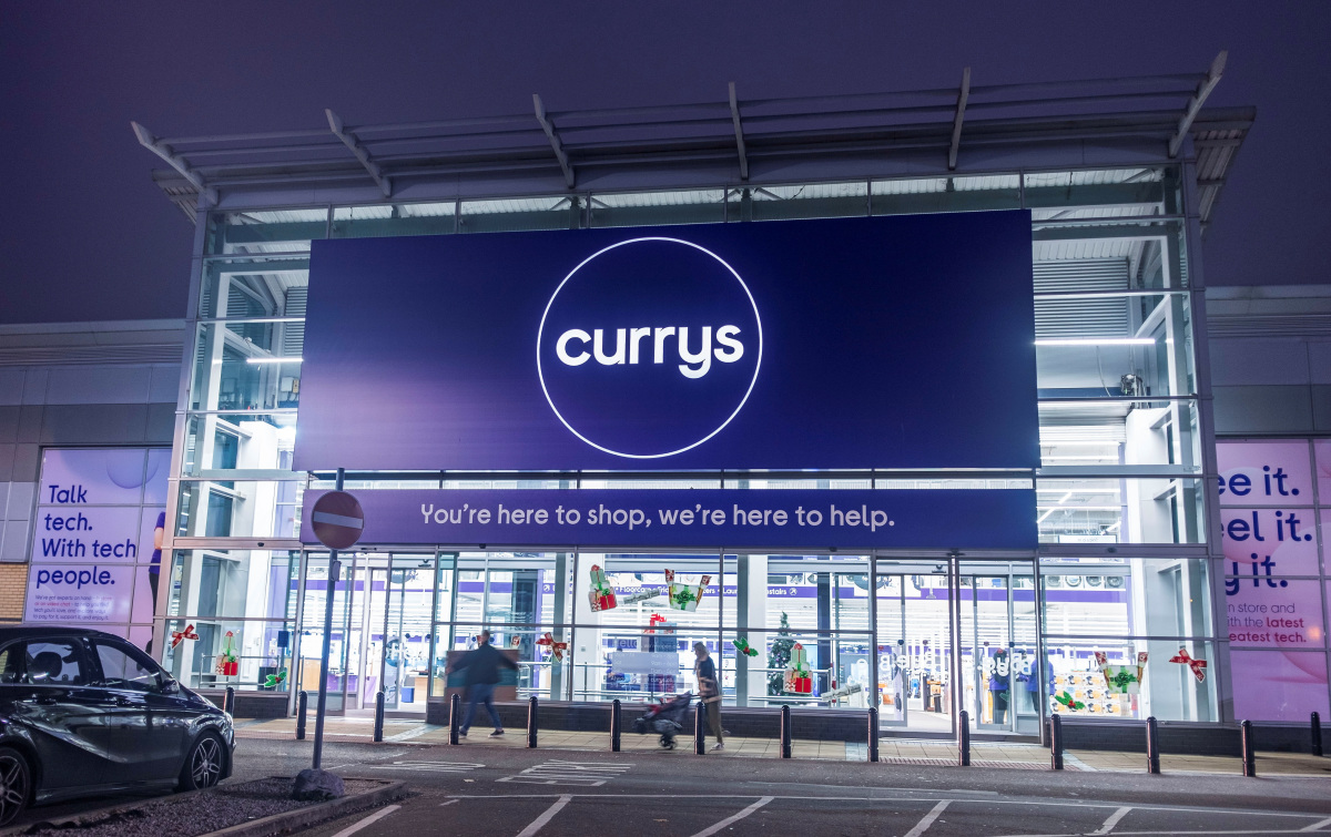 Currys Removes Palestinian Flag from Staff Badges After Customer ...