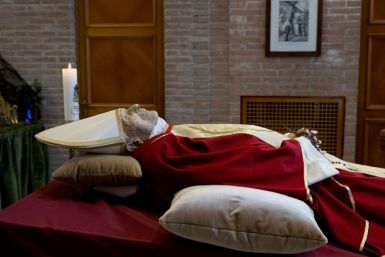 The body of Pope Emeritus Benedict XVI in the chapel of the Mater Ecclesiae Monastery in the Vatican