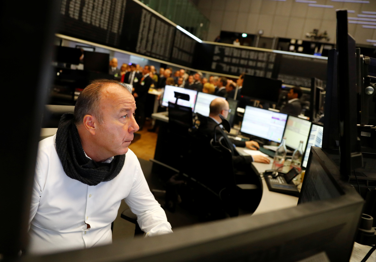 European shares rise on bets of easing rate hikes | IBTimes UK