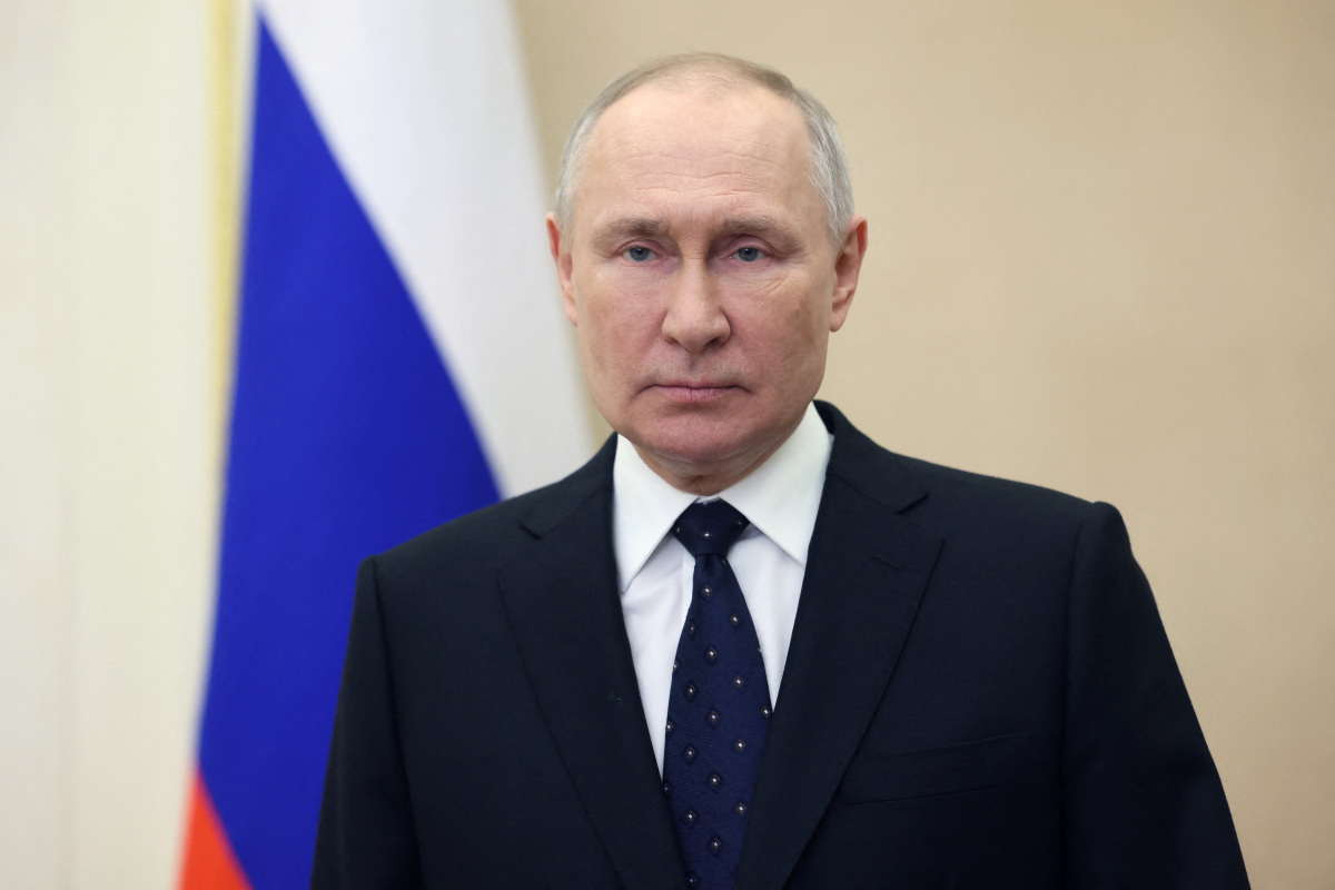 Vladimir Putin to order 'mass suicidal attacks' on Ukrainians for three months: Report thumbnail