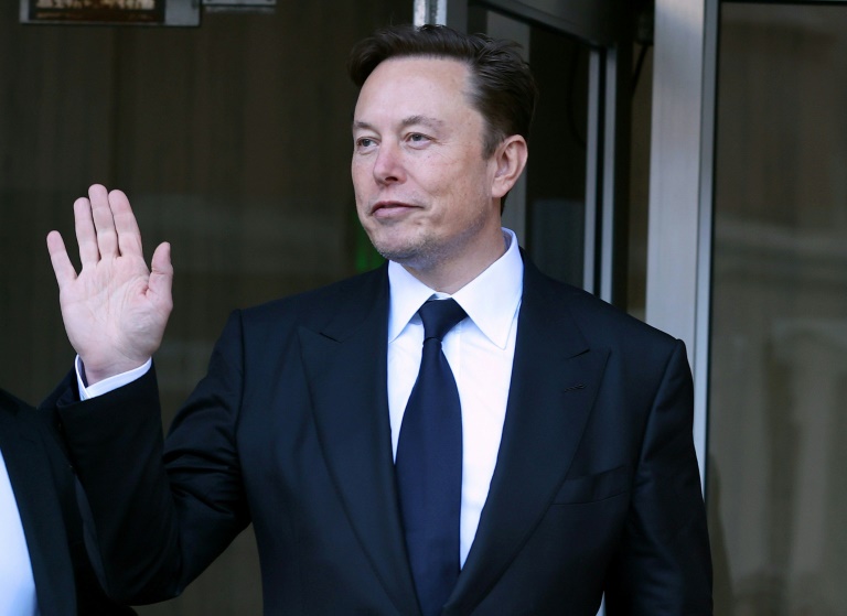 Elon Musk qualifie le New York Times d'”hypocrite” pour avoir refusé de payer pour la coche bleue de Twitter