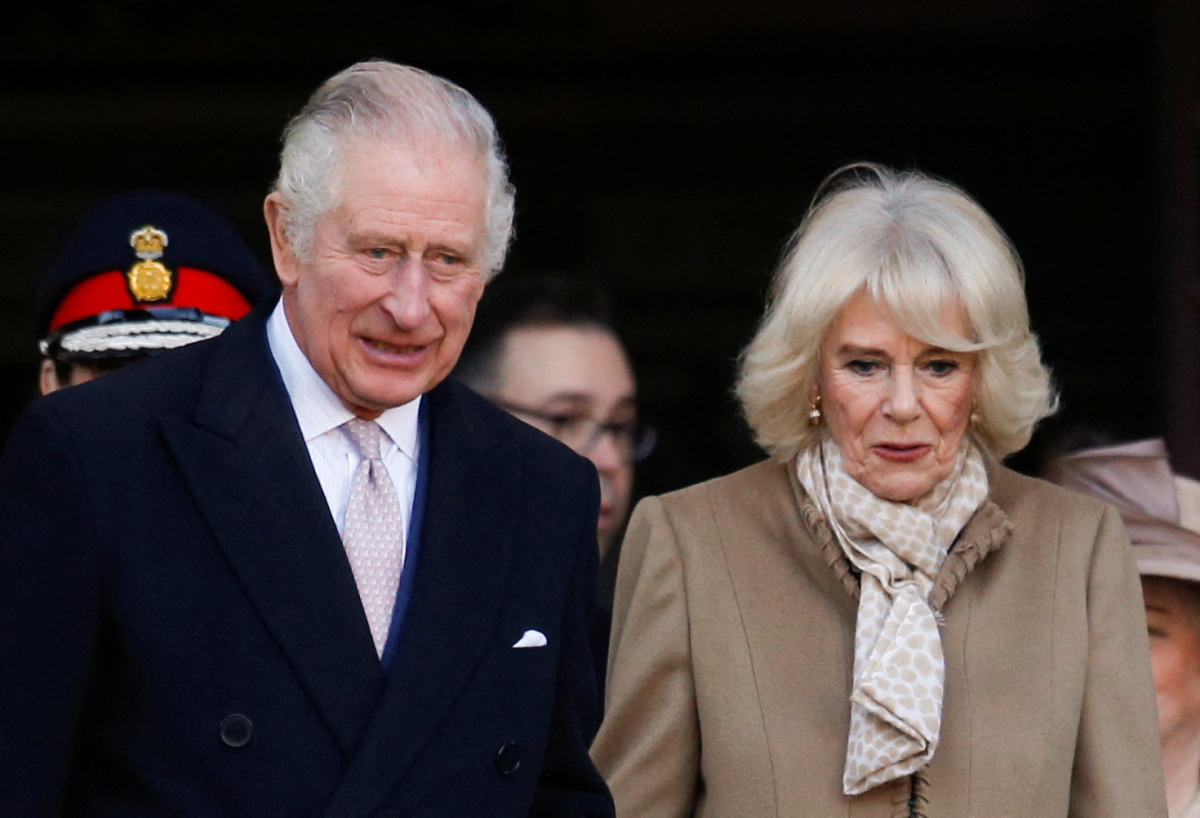 König Charles und Königin Camilla beginnen mit den Proben mit einer nachgebauten Krönungsbühne