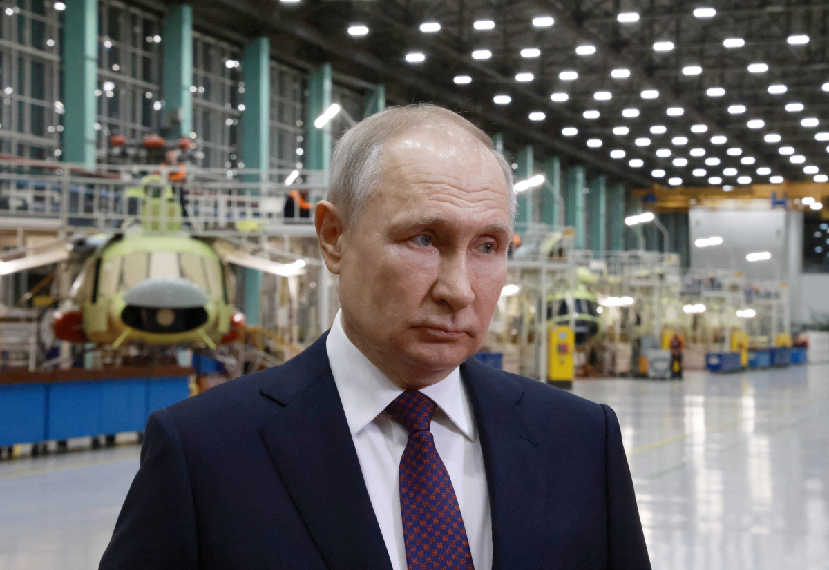 Former KGB spy claims Vladimir Putin is using body doubles TrendRadars UK