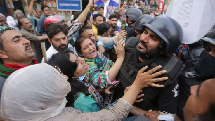 PTI supporters clash with police in Pakistan