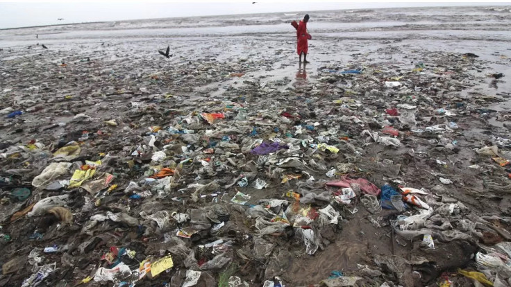 Plastic waste in ocean