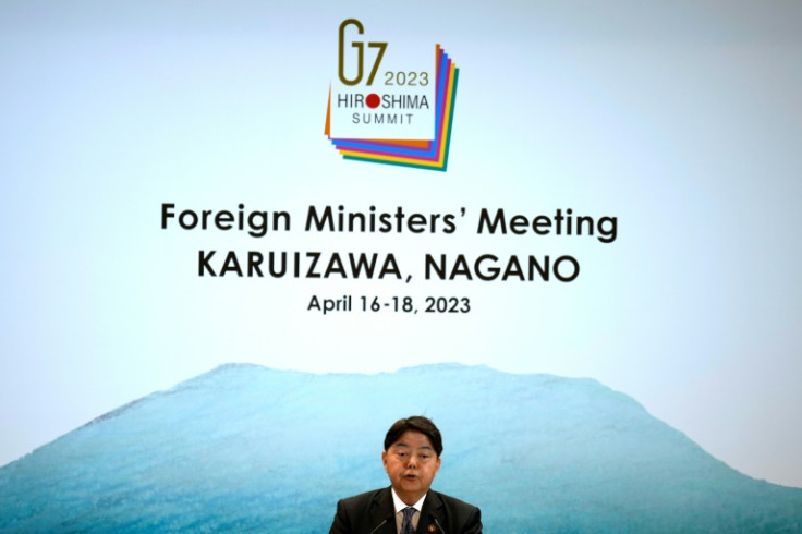 The meeting in Karuizawa was held under tight security