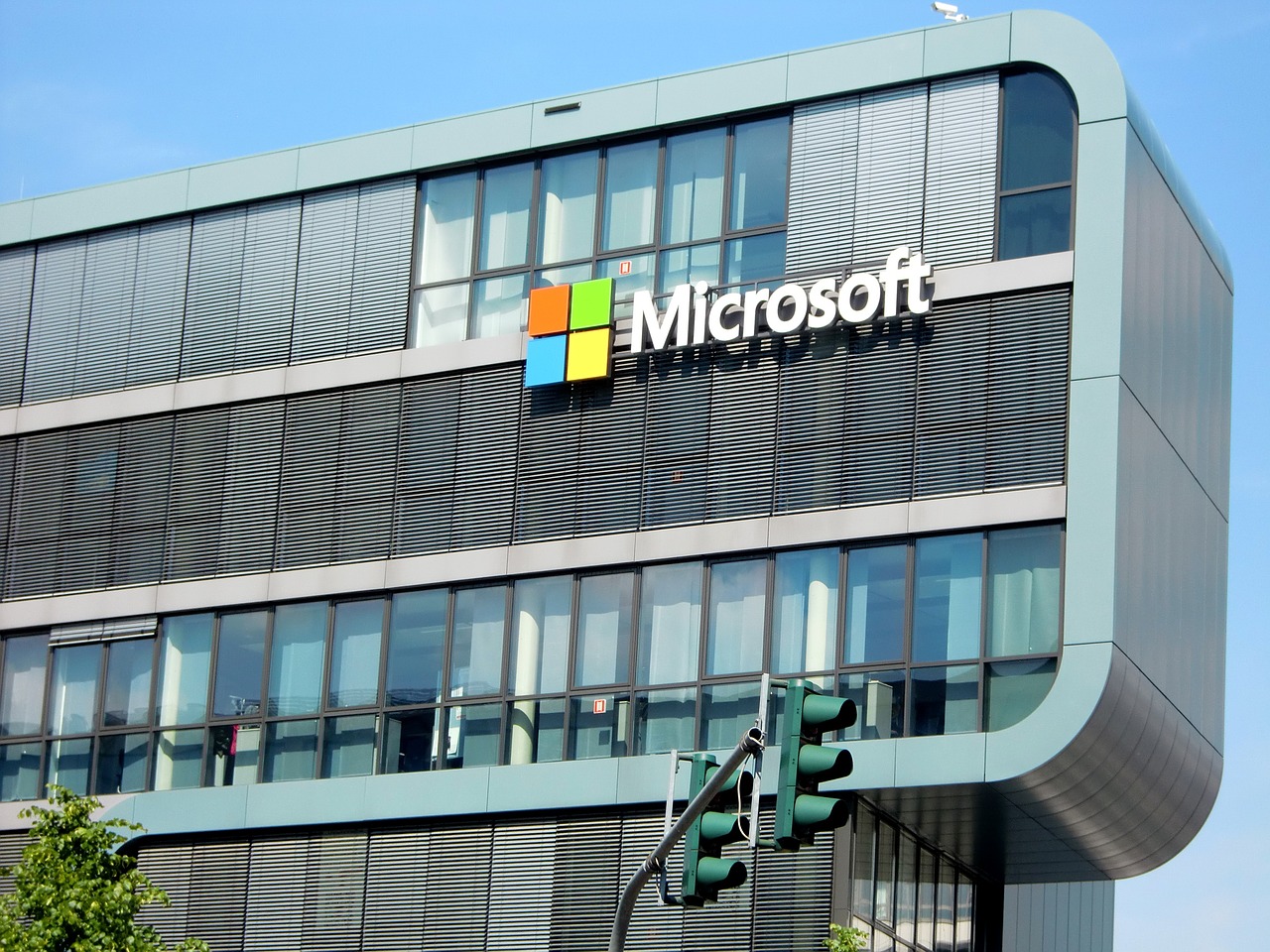 Microsoft va remplacer les applications Mail et Calendrier sur Windows 11 par Outlook alimenté par l’IA