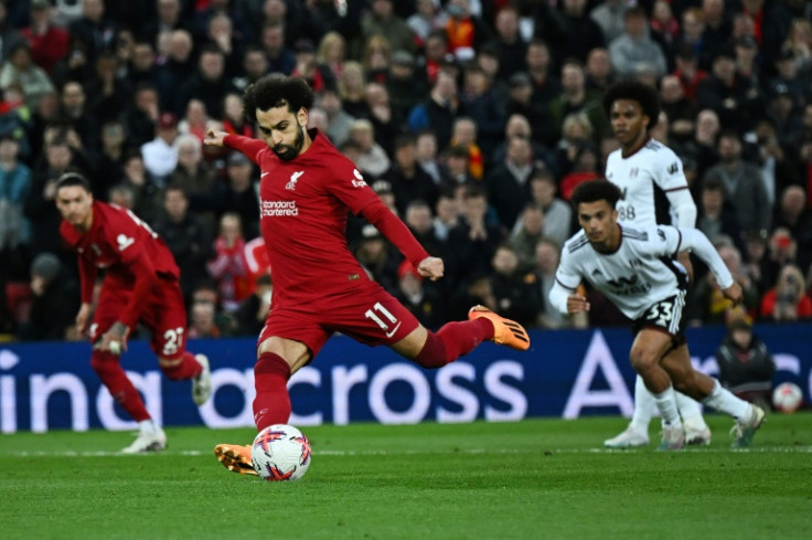 Spot on: Le penalty de Mohamed Salah vaut à Liverpool une victoire 1-0 sur Fulham