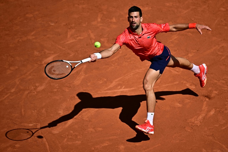 Novak Djokovic lashes out at French Open crowd thumbnail
