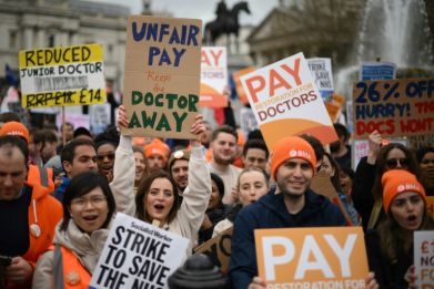 Hospital doctors in England begin a new 72-hour strike