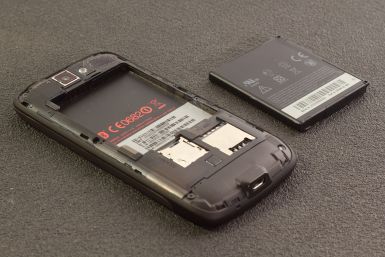 Smartphone with replaceable battery