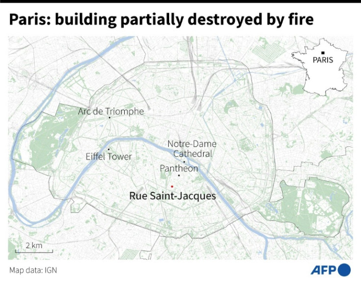 Paris: building partially destroyed by fire