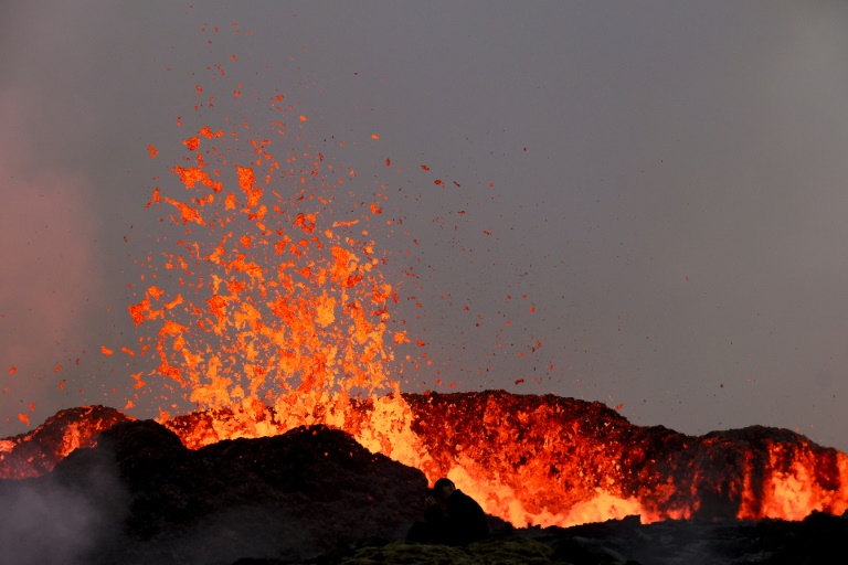 L’Islande se prépare toujours à une éruption volcanique après que les autorités ont déclaré une menace élevée