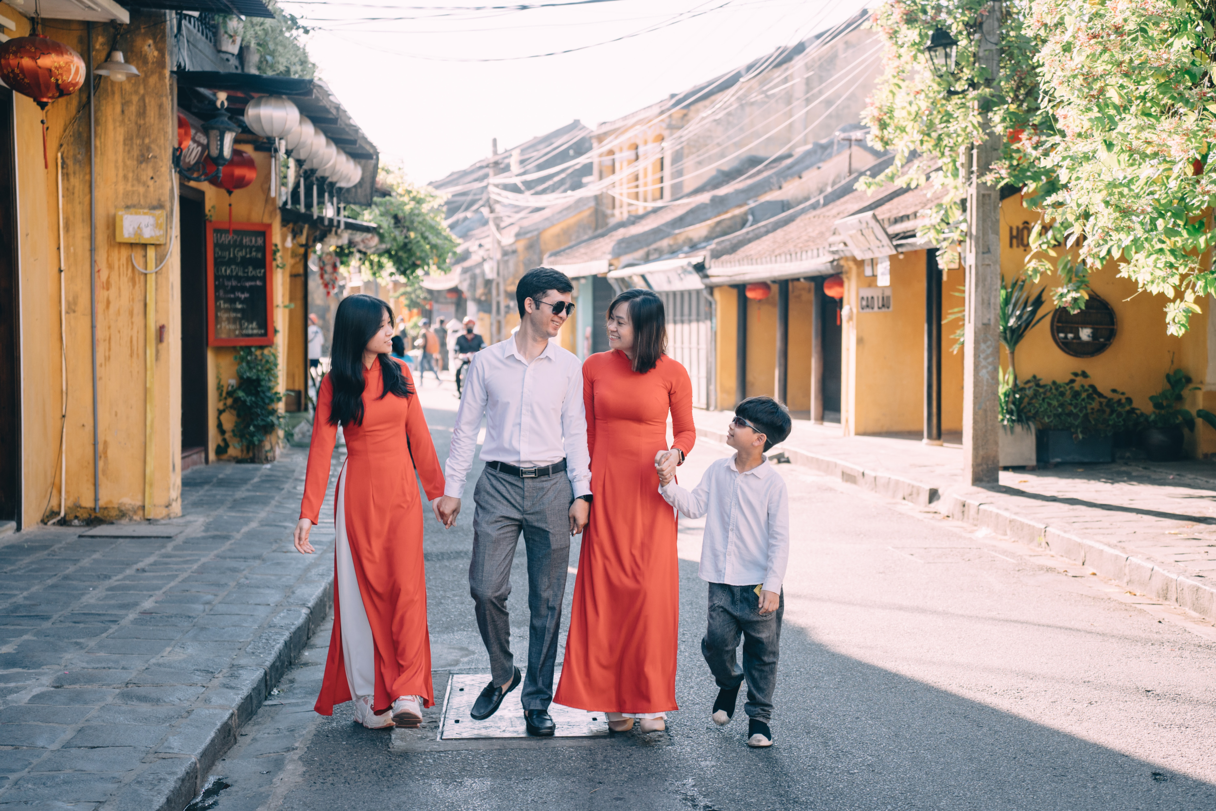 Family optimism reaches two-year high amid easing inflation and anticipation of summer vacations