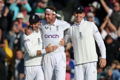 Stuart Broad celebrates England teammates