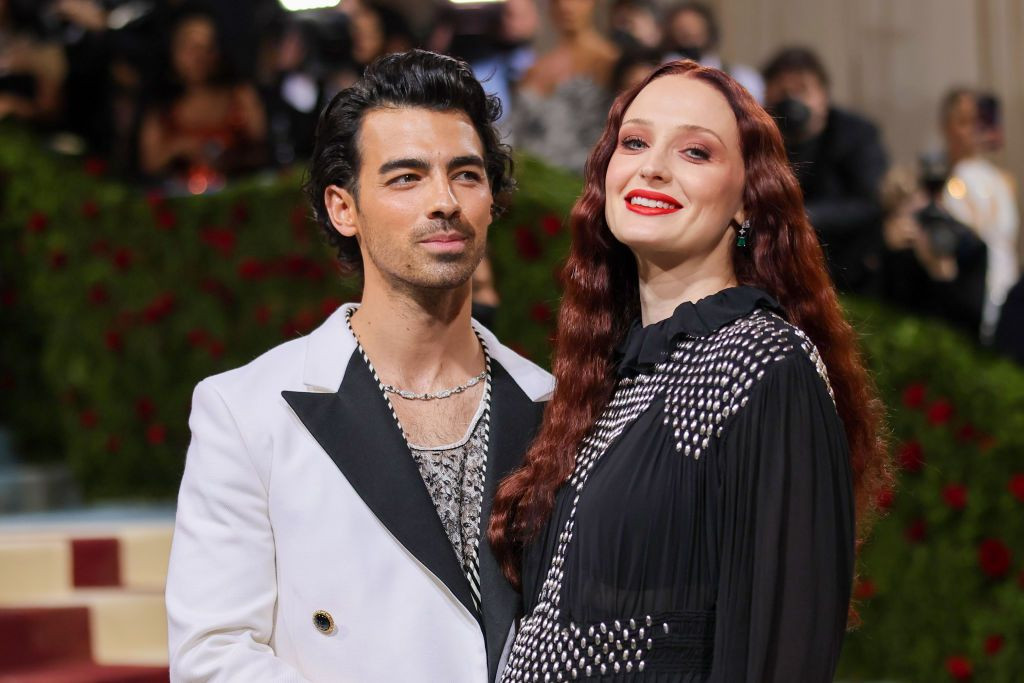 Actress Sophie Turner Sues Ex-Husband Joe Jonas For Children's Return ...