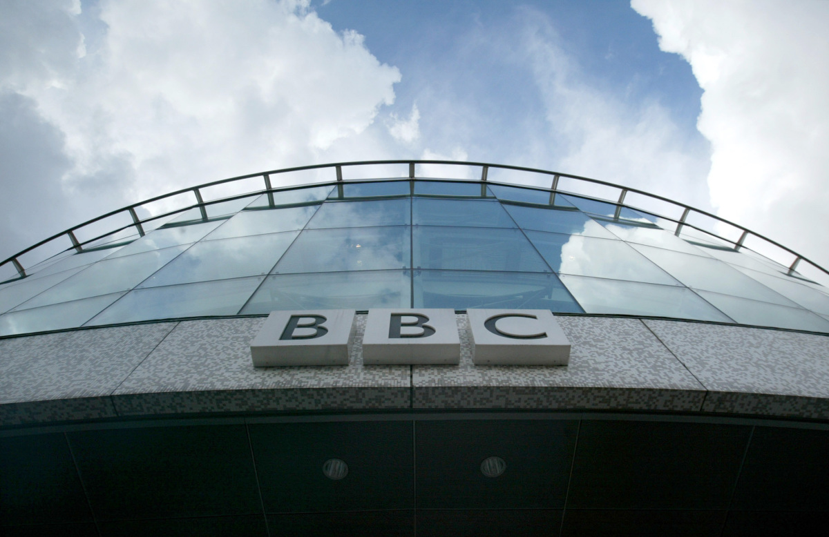 L’examen à mi-parcours de la Charte de la BBC appelle à un meilleur traitement des plaintes et à une meilleure diversité
