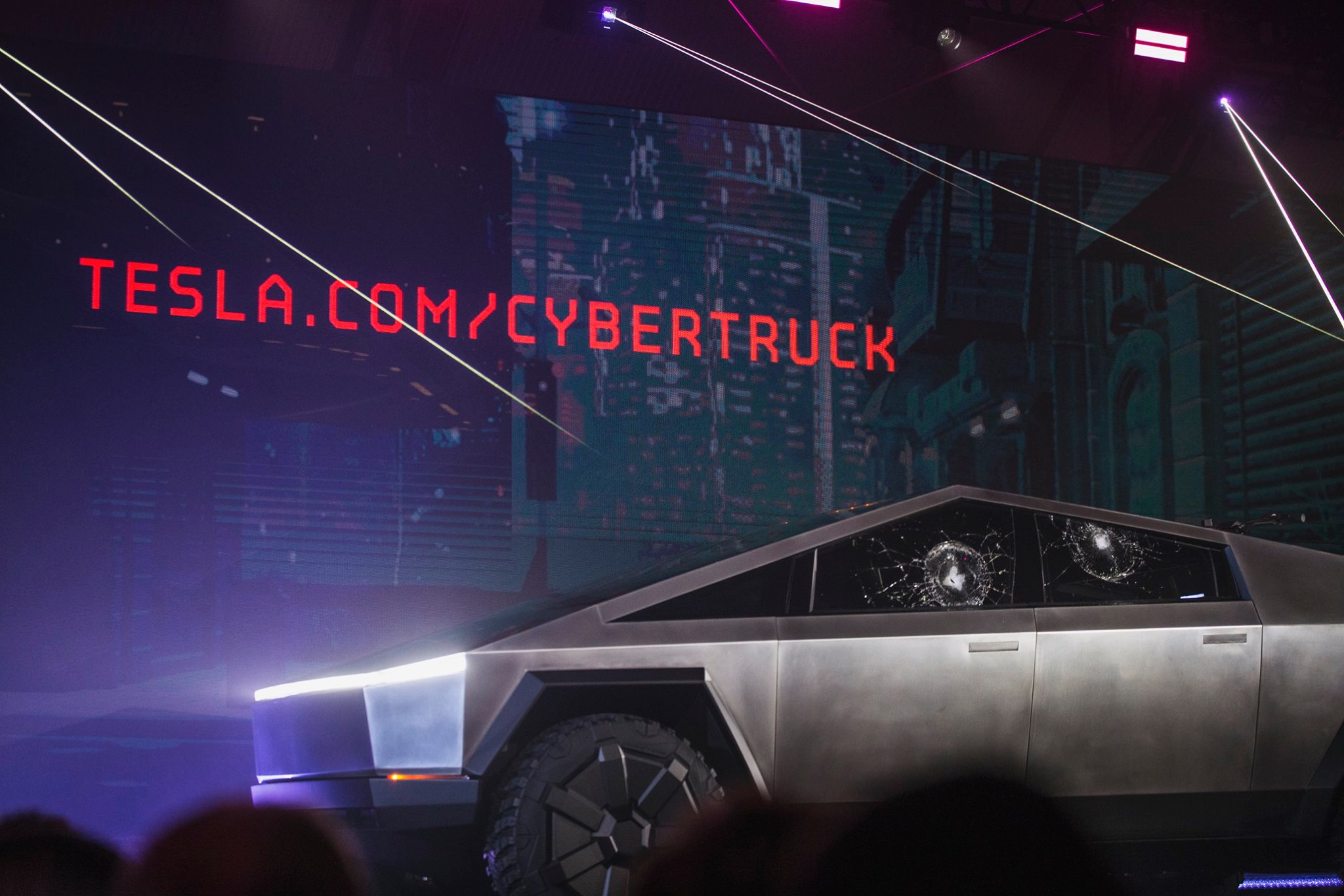 Tesla Cybertruck Breaks Down Just Seconds After Leaving Dealership thumbnail