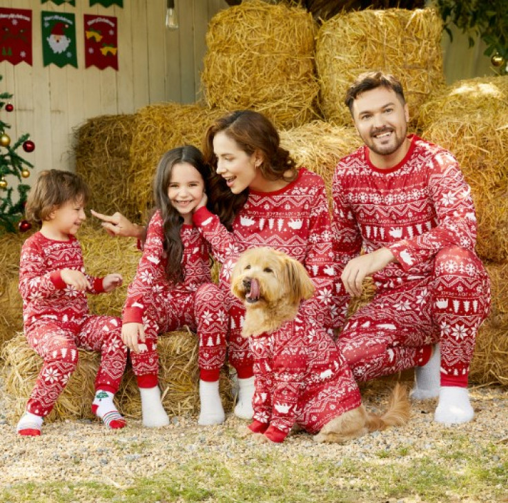 Traditional Christmas Print Family Matching Pajamas Sets (Flame resistant)