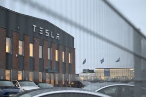 Swedish postal workers began halting deliveries to Tesla offices and repair shops on Monday, in support of a strike launched by the metal workers' union IF Metall over the electric carmaker's refusal to sign a collective wage agreement