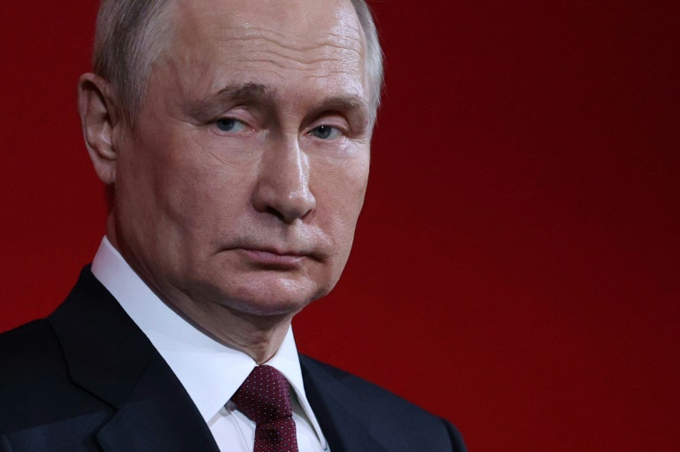 Poutine est devenu furieux après que le Royaume-Uni ait mis en œuvre de nouvelles sanctions sur les produits russes