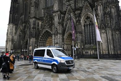 German police have arrested three people on over an alleged attack plot targeting the cathedral in Cologne on New Year's Eve