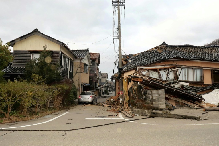 Le nombre de morts s’élève à 30 après que plusieurs tremblements de terre ont frappé le Japon en une journée