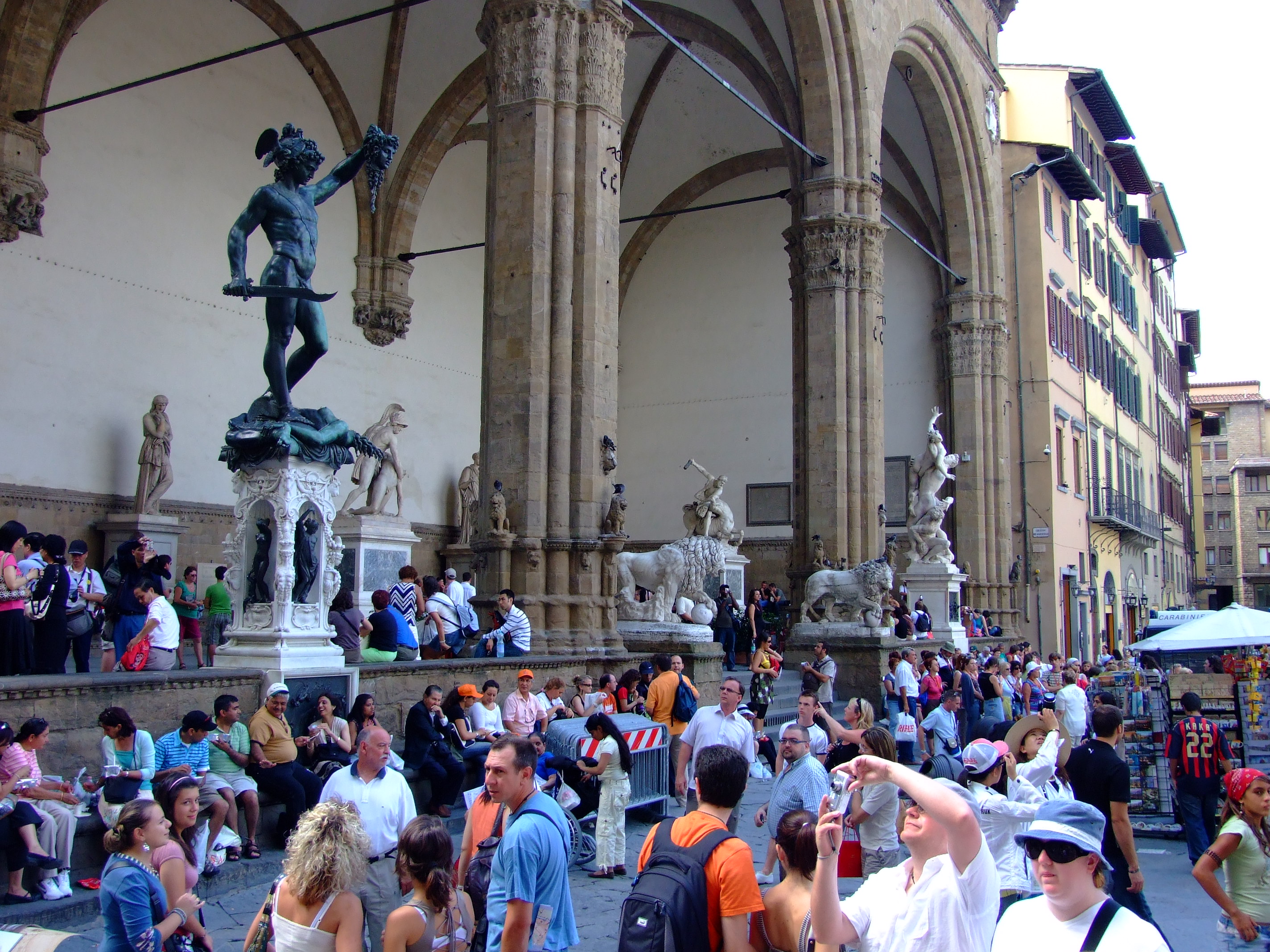 Le directeur du musée qualifie Florence, célèbre ville italienne, de « prostituée »