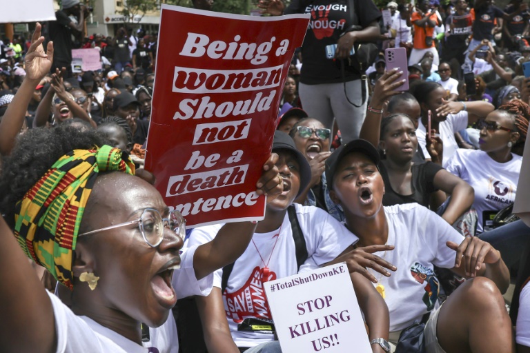 Féminicide au Kenya : les femmes prennent les choses en main lors de la plus grande protestation à ce jour