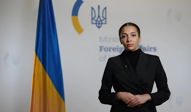 L’Ukraine présente la porte-parole d’Amnesty International, « Victoria Shi », pour faire le point sur la guerre avec la Russie