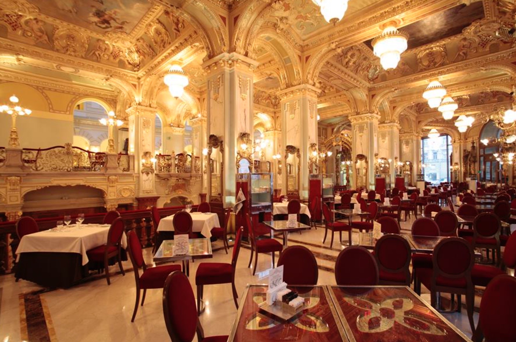 The ‘World’s Most Beautiful Café’, New York Café, Is In Budapest And Has 2000 Customers Daily