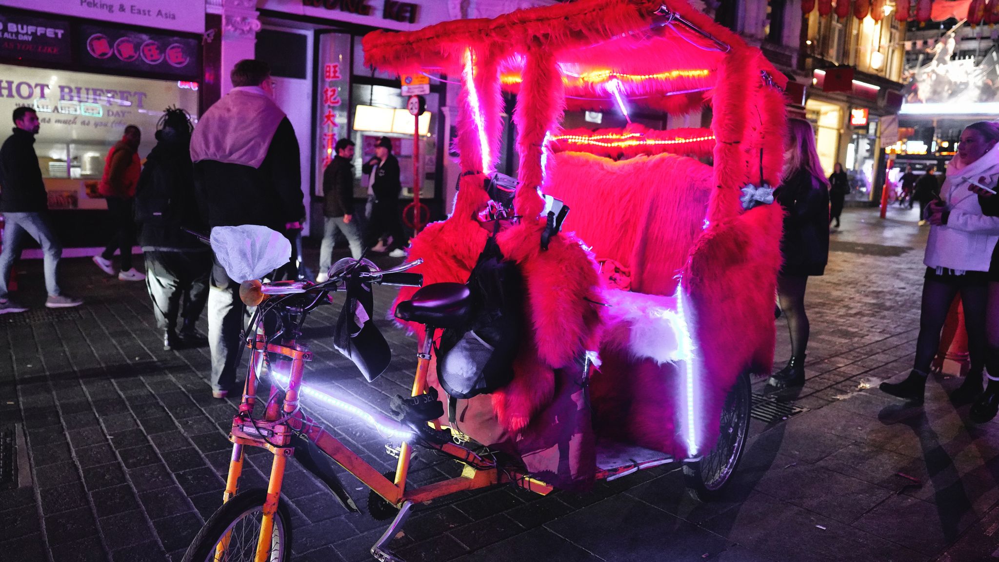 Estafa de rickshaw en Londres: turistas cobran la friolera de 1.700 dólares por un trayecto de 1 km; más estafas de las que hay que tener cuidado