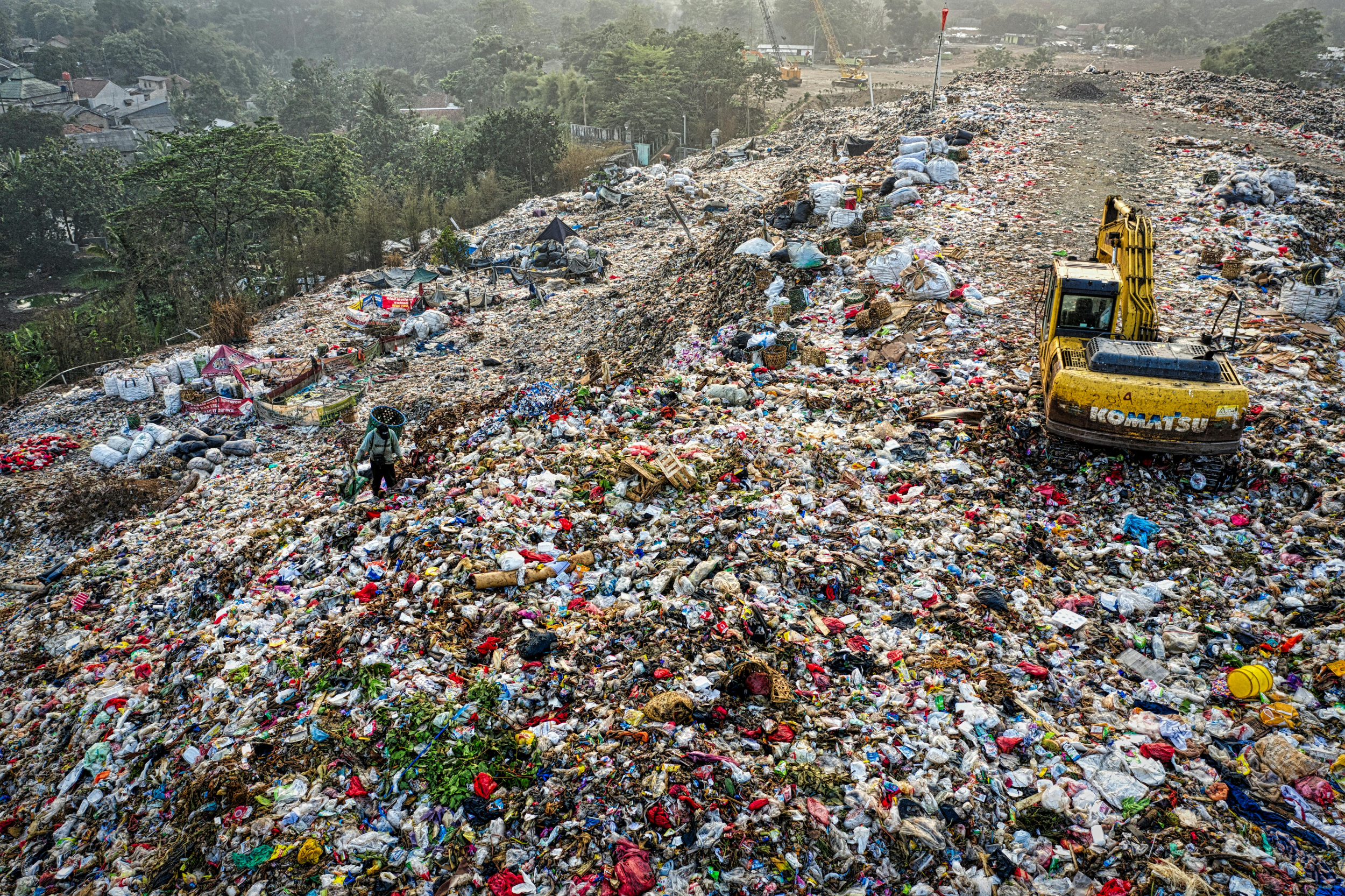 Criminals Rake In £16M By Turning Spain Into Italy’s Dumping Ground With Over 40,000 Tonnes Of Waste Annually