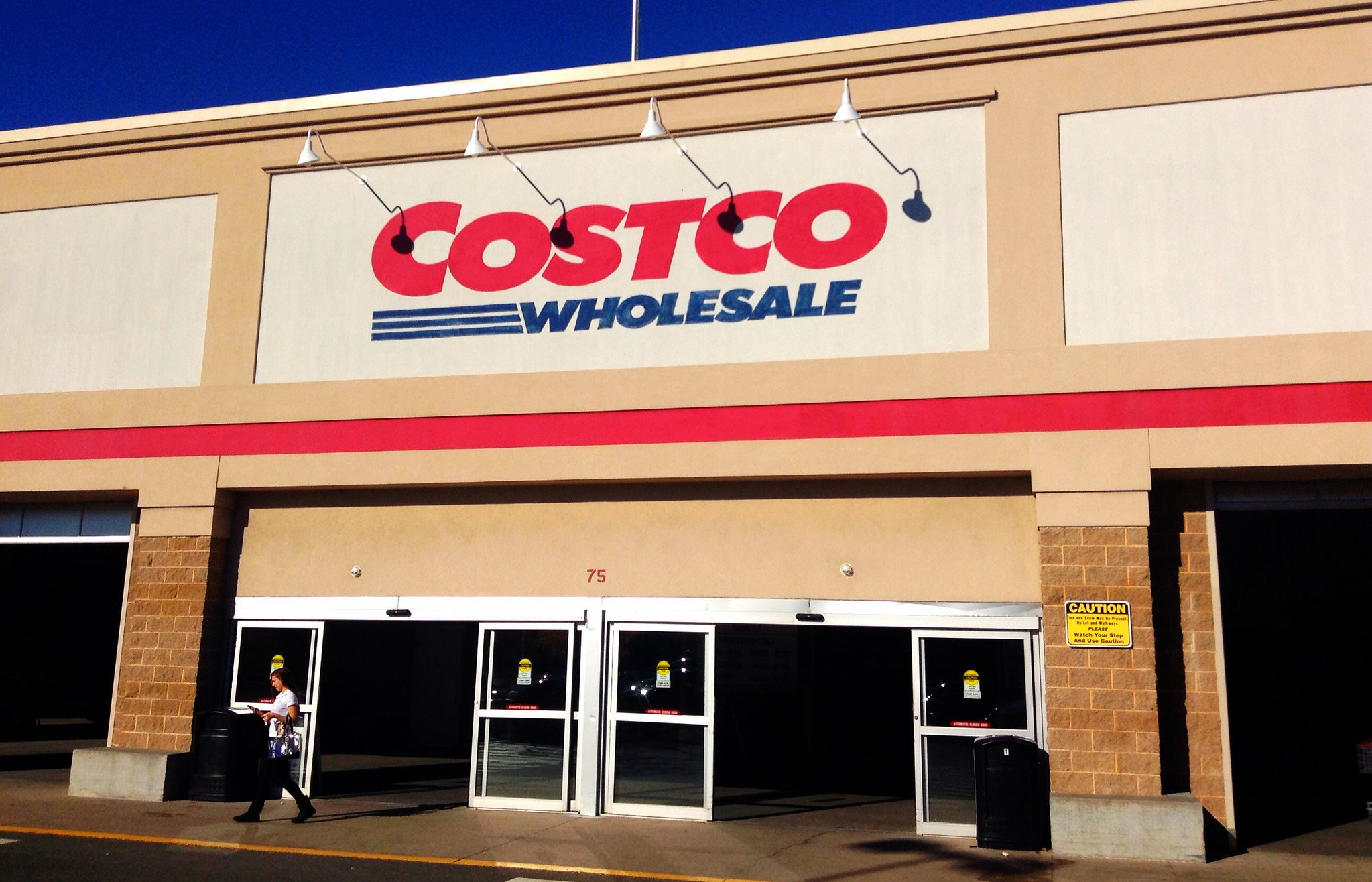 ‘Give a Fair Contract or Else’: 18,000 Costco Workers Prepare to Strike Over Pay and Conditions