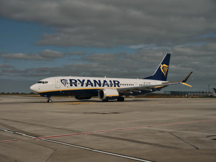 RyanAir plane